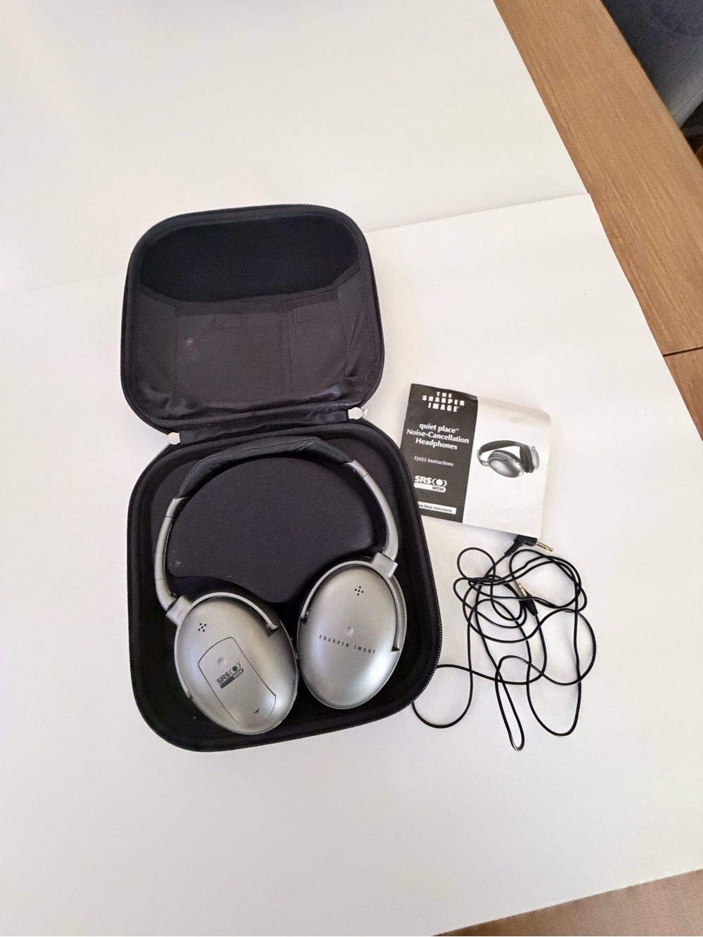 Quiet Comfort Over-Ear Noise Reduction wired Headphones - Silver
